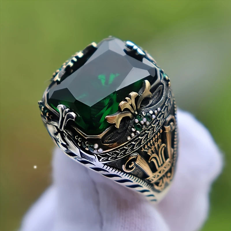 Bague de luxe pour hommes, bague de personnalité rétro dominatrice avec pierre verte, à porter pour un banquet, une fête, un bijou quotidien.