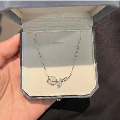 Nouveau collier pendentif en forme de cœur creux simple pour femmes, chaîne de clavicule géométrique créative, cadeau de bijoux de fête