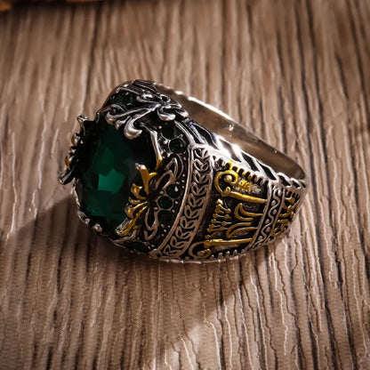 Bague de luxe pour hommes, bague de personnalité rétro dominatrice avec pierre verte, à porter pour un banquet, une fête, un bijou quotidien.