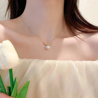 Nouveau collier pendentif en forme de cœur creux simple pour femmes, chaîne de clavicule géométrique créative, cadeau de bijoux de fête